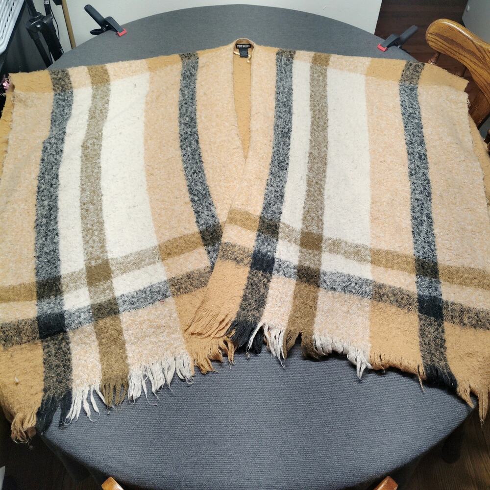 SSteve Madden Plaid Poncho One Size OSFM Beige Multicolor Fringe Wrap Cap